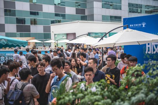 卫的出球更 卫的出球更